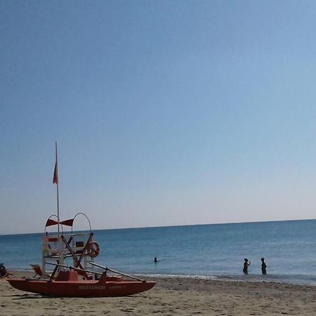 Апартаменты Larte Al Mare Vicino Spiaggia Con Ac E Wifi Савона Экстерьер фото